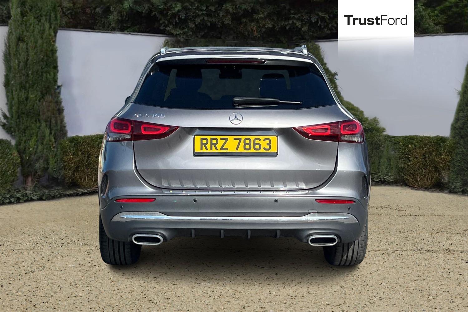Mercedes-Benz GLA Photo 6