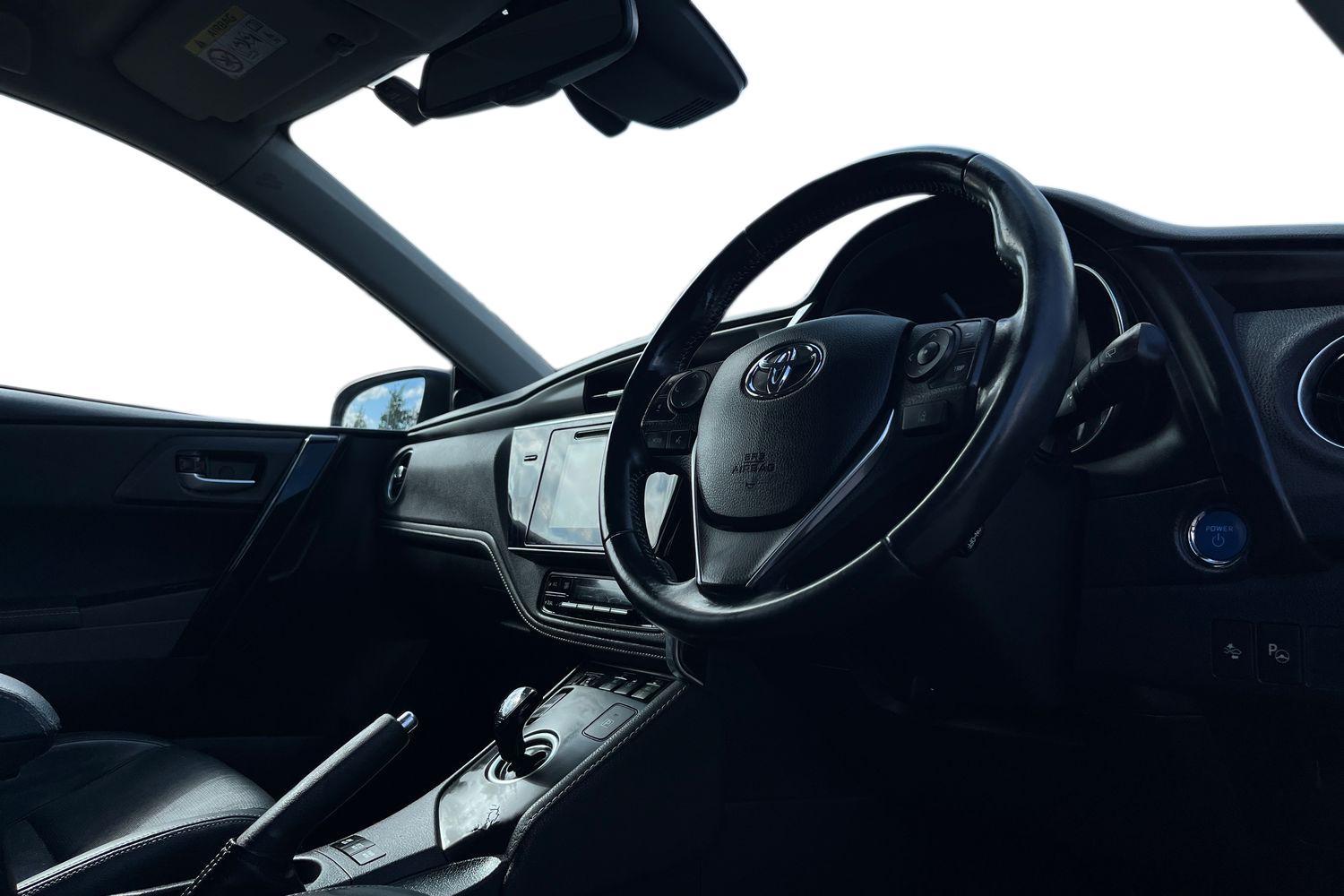 Toyota Auris Photo 8