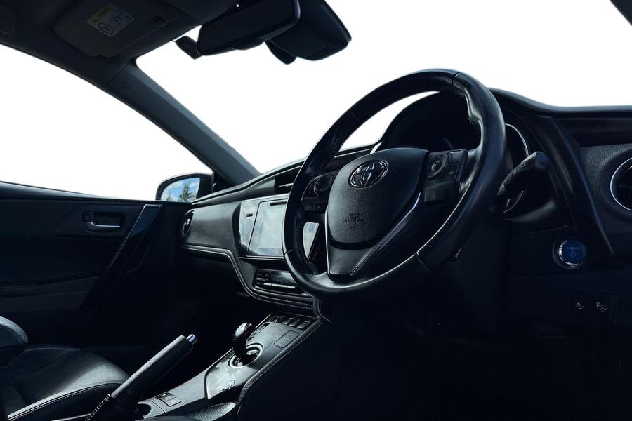Toyota Auris Photo autoimg-244400cd0d8f44795bd483ea6d5c0441a3c5235e.jpg