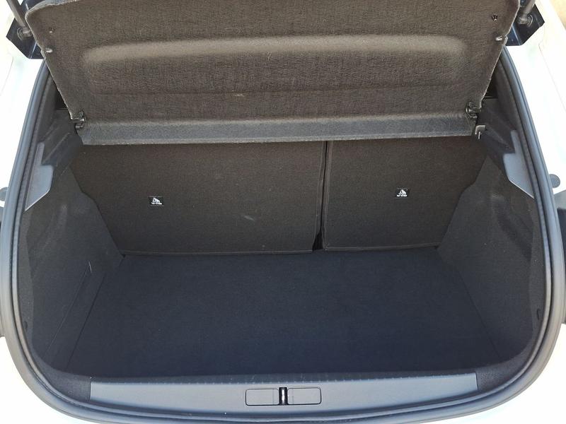 Used Peugeot 208 OW69AXF 33
