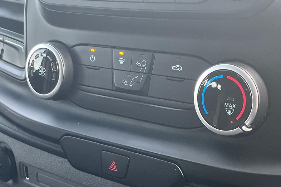 Ford TRANSIT CUSTOM Photo autoimg-244c5f929cc6822d02d73fcaeaff66b1ab41628f.jpg