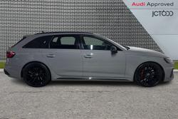 AUDI Rs4 Avant Photo 4