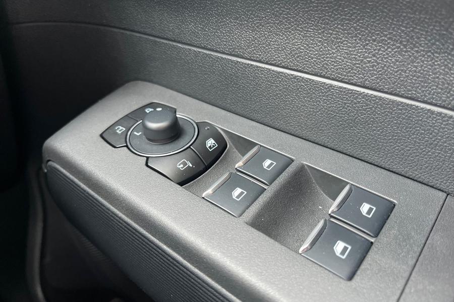 Ford E-TOURNEO COURIER Photo autoimg-245cae3818f3b9f524725aa3de278acbd5d9864a.jpg
