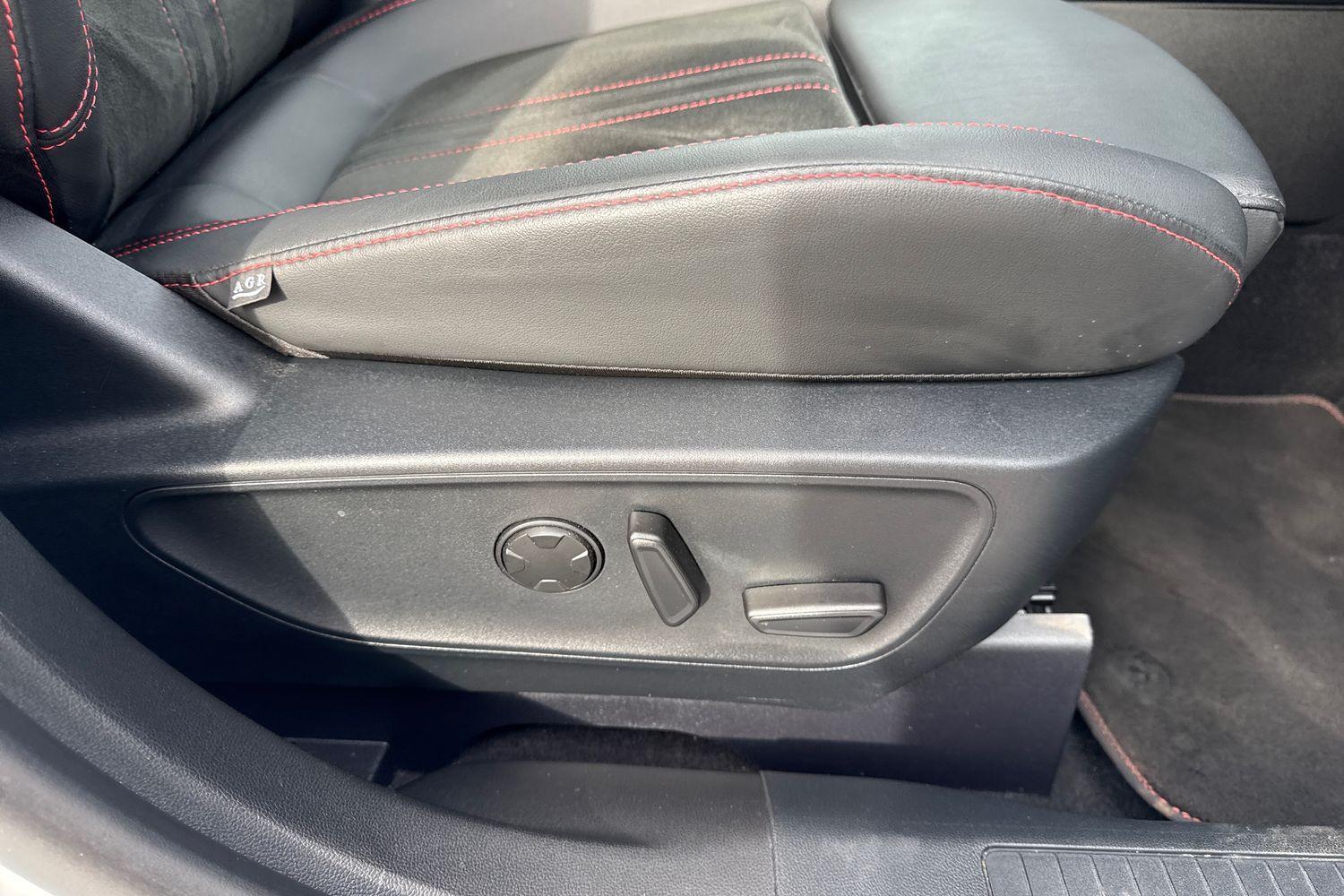 Ford KUGA Photo 36