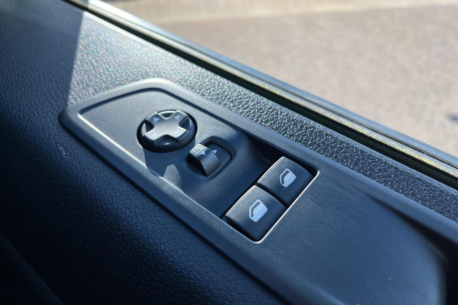 Peugeot TRAVELLER Photo 15