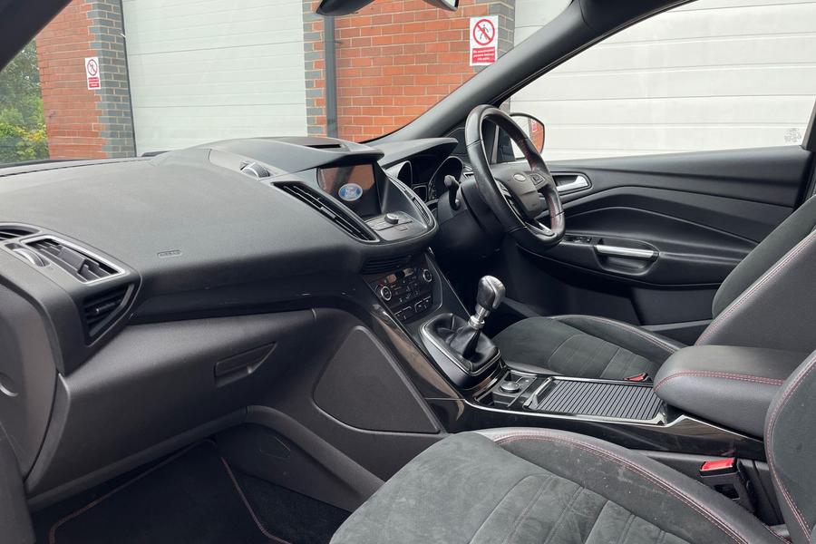 Ford KUGA Photo autoimg-246d0a388bf43cee074a107b5267336d87d226d9.jpg