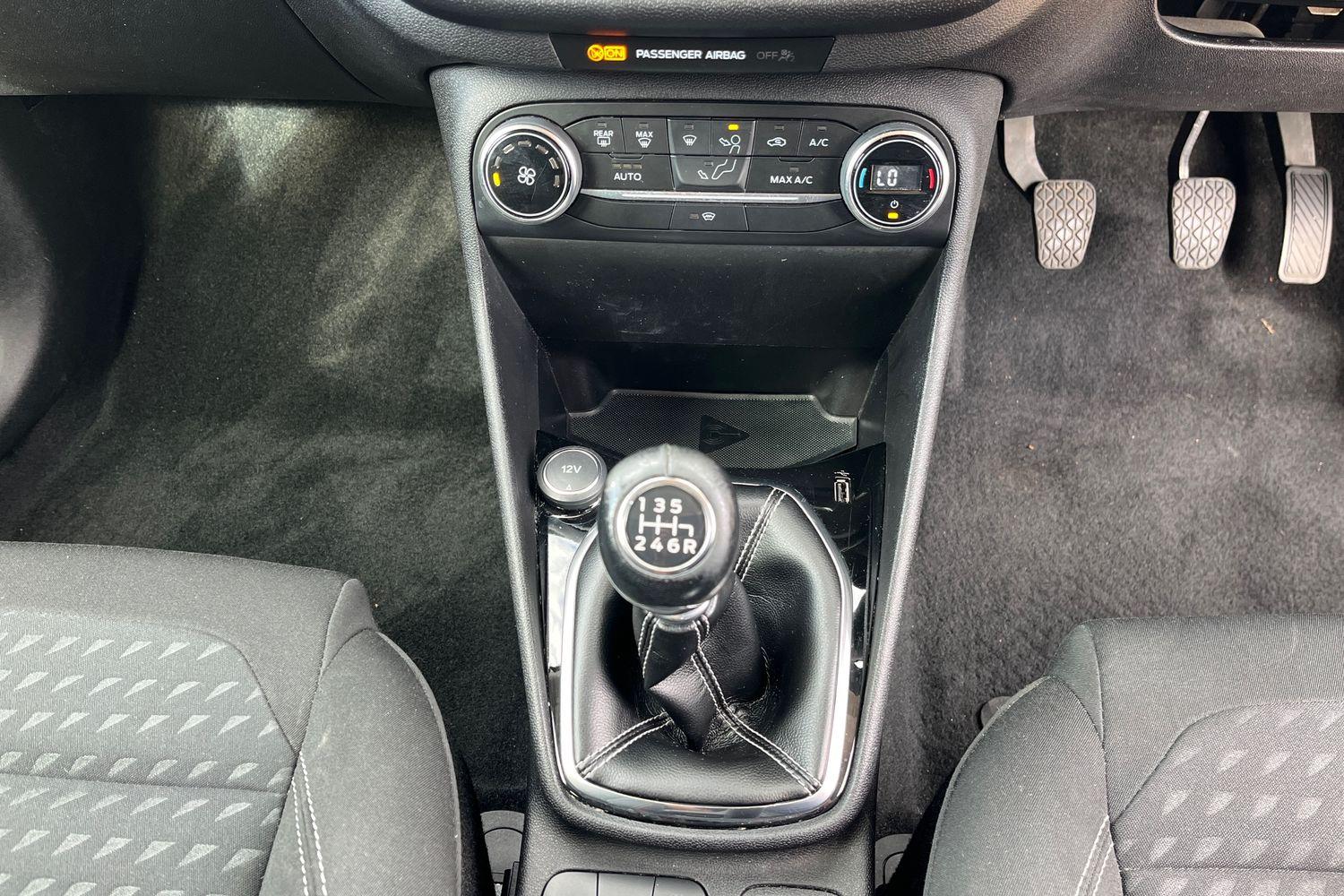 Ford Fiesta Photo 30