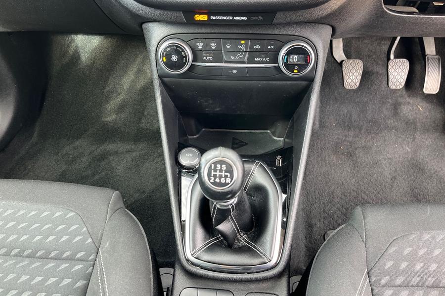 Ford Fiesta Photo autoimg-246d24588d06d5caab8e16dbf3a7046cd7fd2ce4.jpg