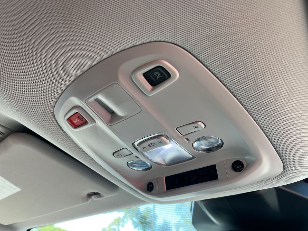 Peugeot e-Traveller Photo 35
