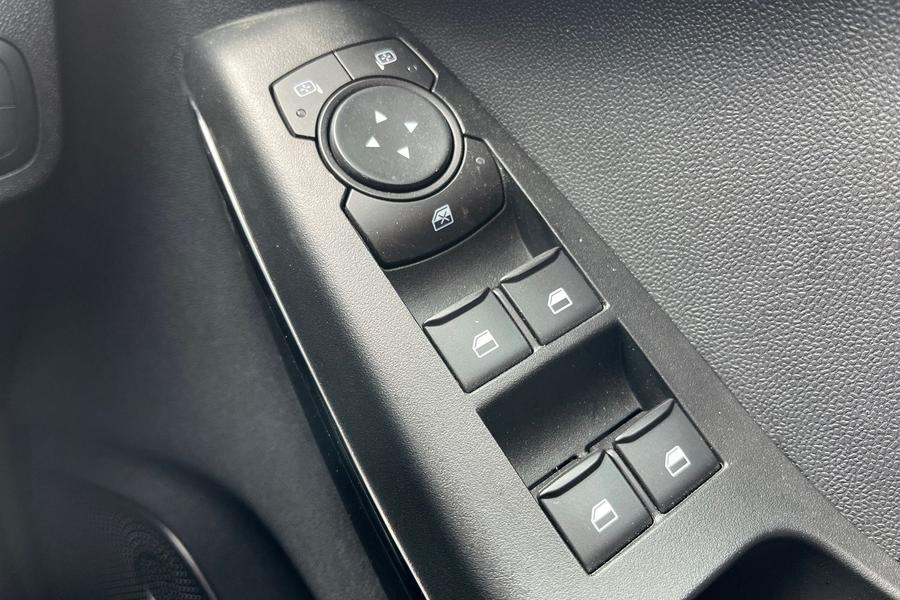 Ford FIESTA Photo autoimg-24751b358fcf62381bb677f2972cb062e1f7a267.jpg
