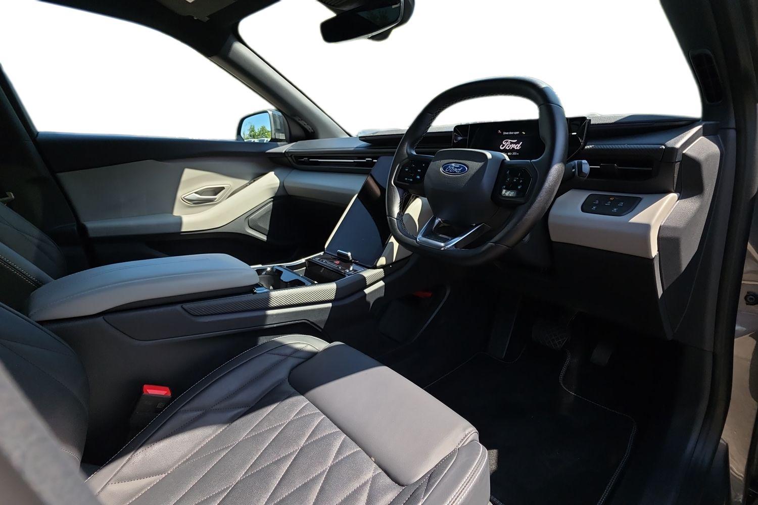 Ford Explorer Photo 13