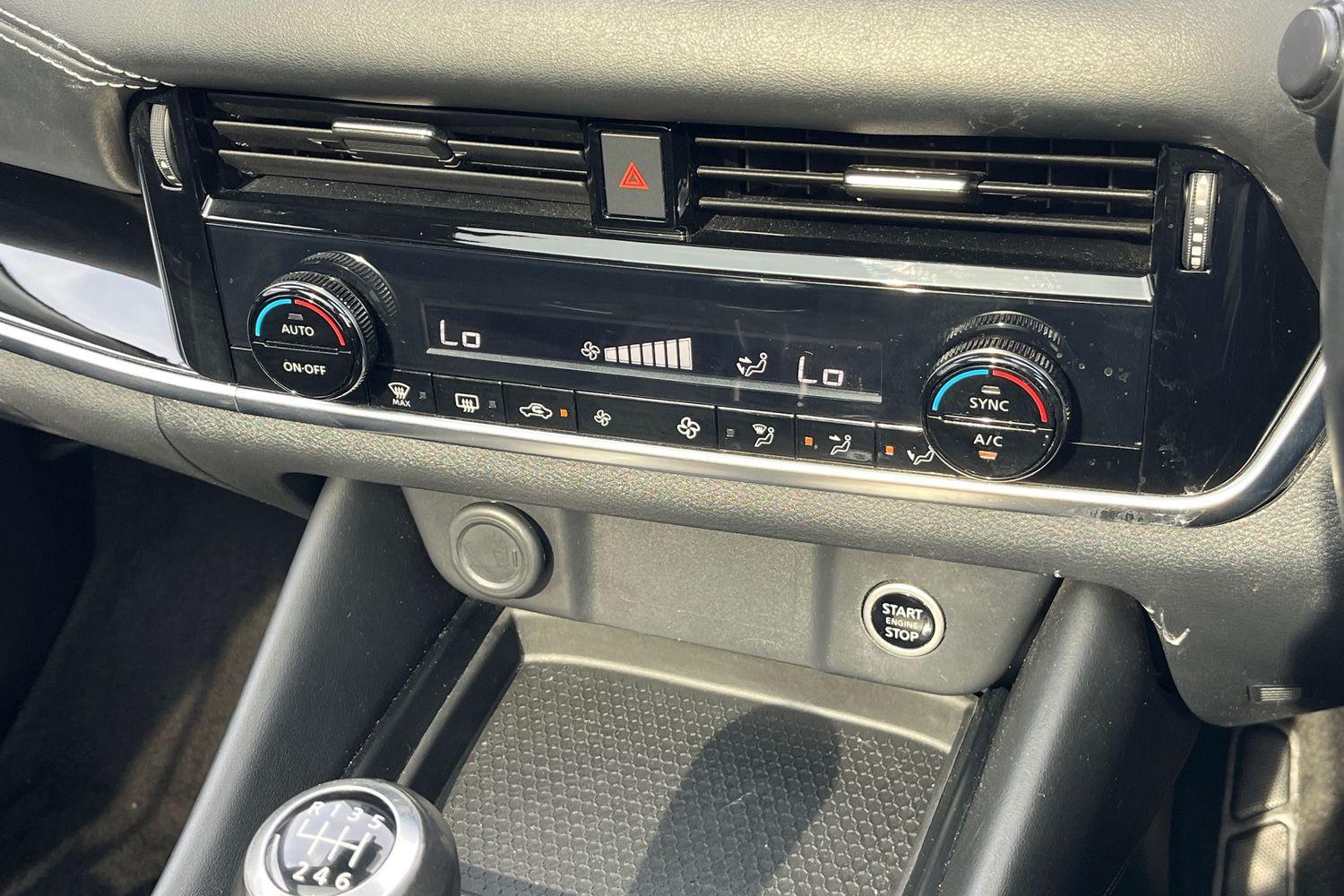 Nissan QASHQAI Photo 33