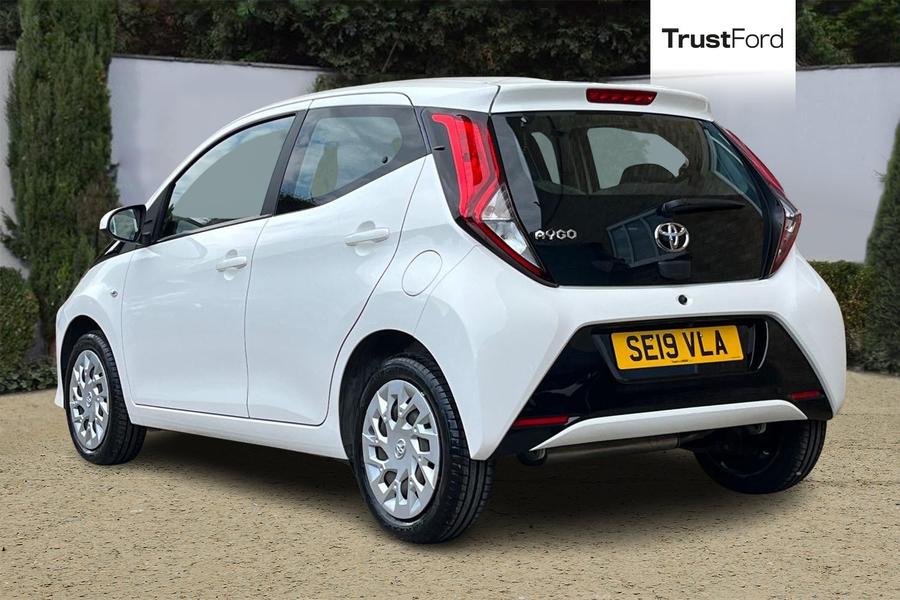 Toyota AYGO Photo autoimg-247bc4d167d4c68d9846954175ef3d50f3535cc7.jpg