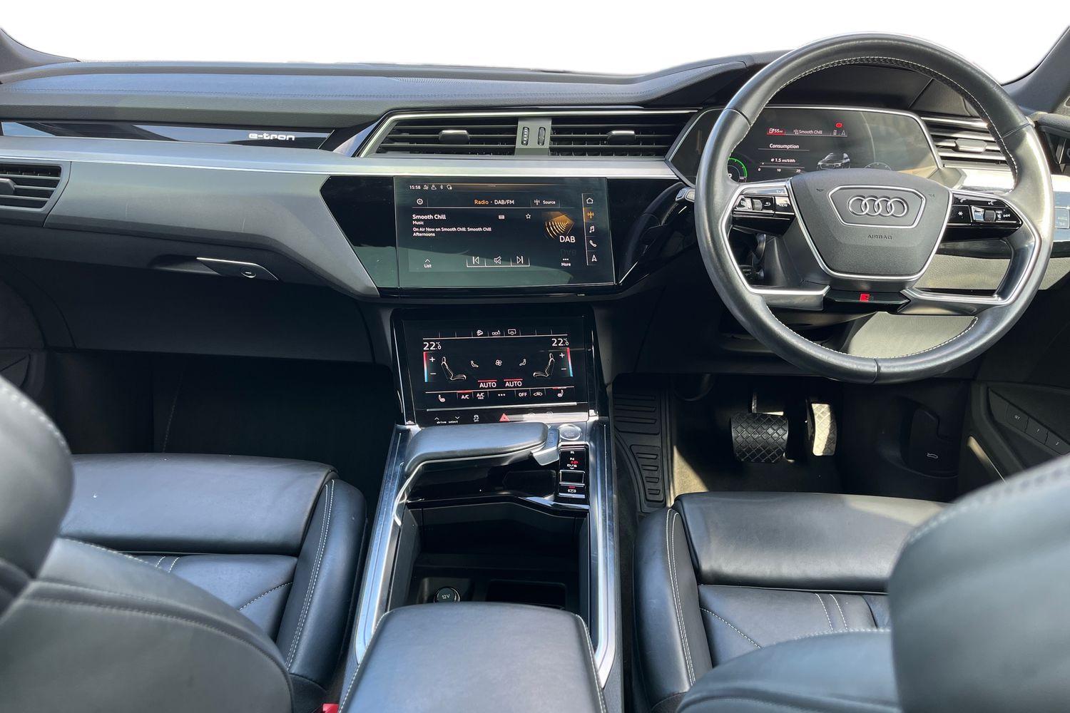 Audi e-tron Photo 9