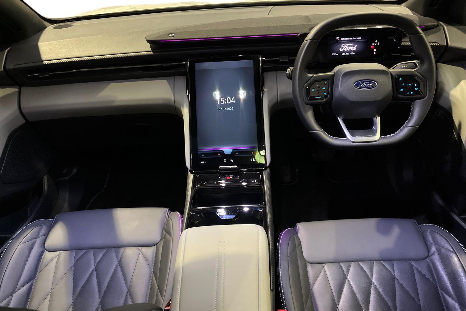 Ford EXPLORER Photo 9