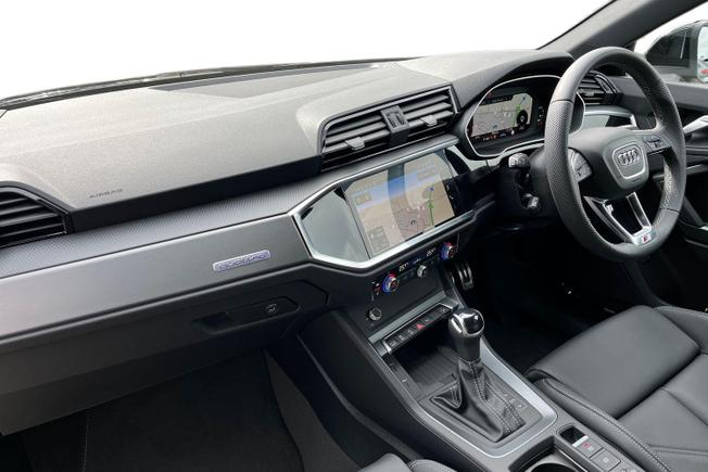 AUDI Q3 Photo 2