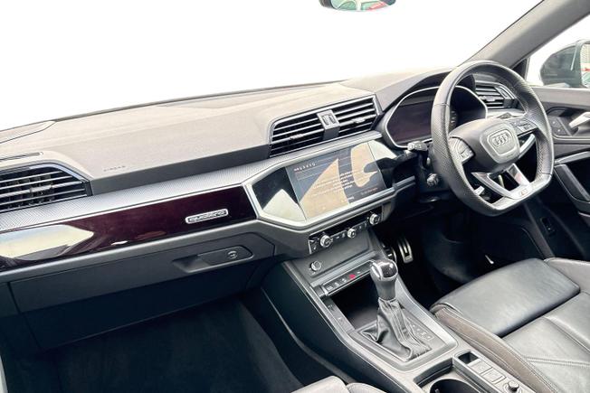 Audi Q3 Photo 2