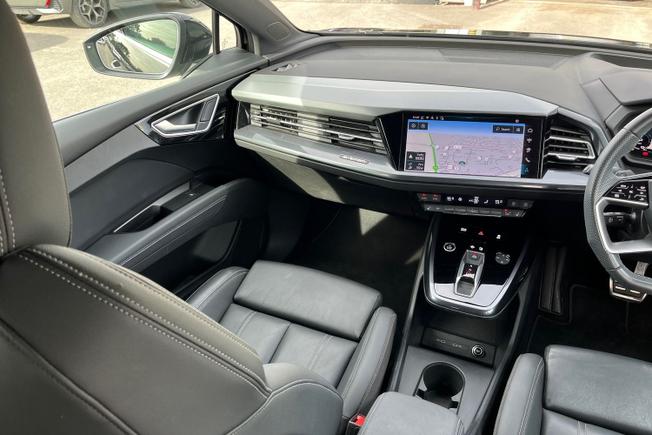 AUDI Q4 E-Tron Photo 56