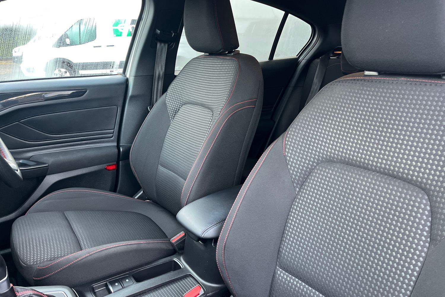 Ford Focus Photo 18