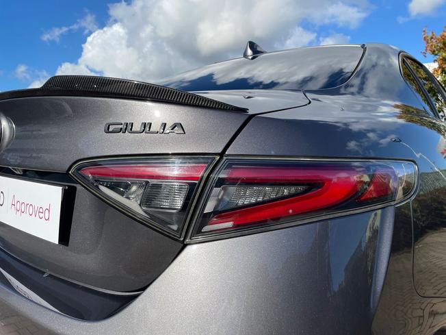ALFA ROMEO Giulia Photo 18