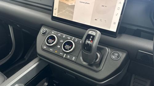 Land Rover Defender Photo autoimg-249a0cb6e7ec3c4ba11c2c22ede09e19348fe006.jpg
