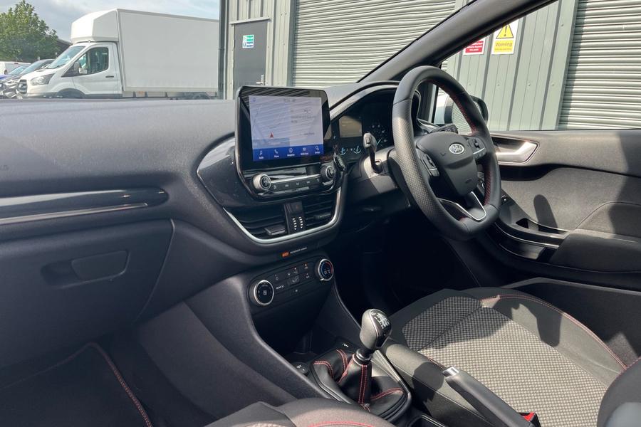 Ford FIESTA Photo autoimg-249c13f23a3eee0e87fea6c74401b0fd3fbf34e2.jpg