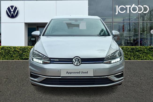 VOLKSWAGEN Golf Photo 8