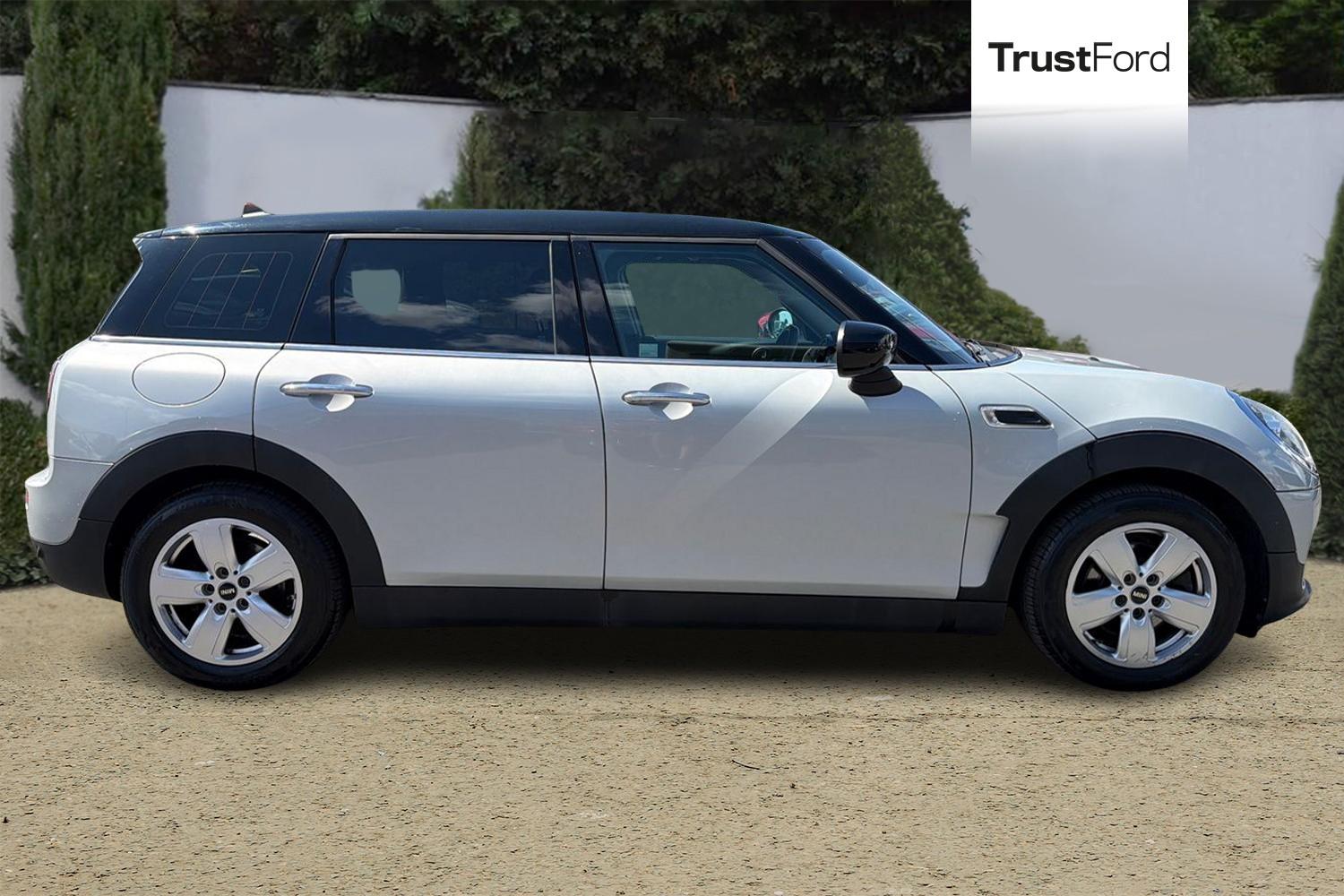 MINI CLUBMAN Photo 2