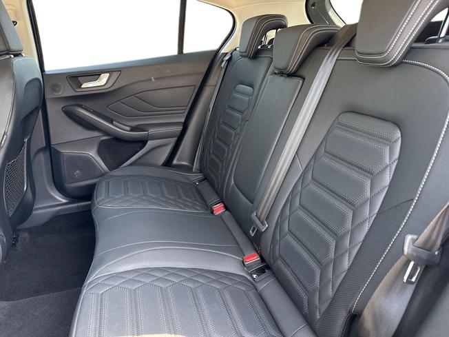 FORD Focus Photo 9