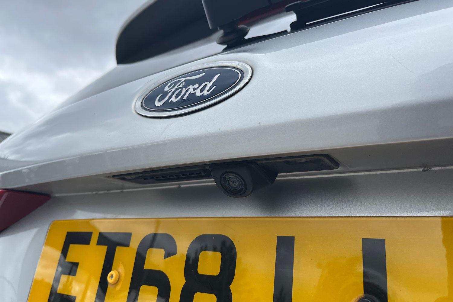 Ford Fiesta Photo 38