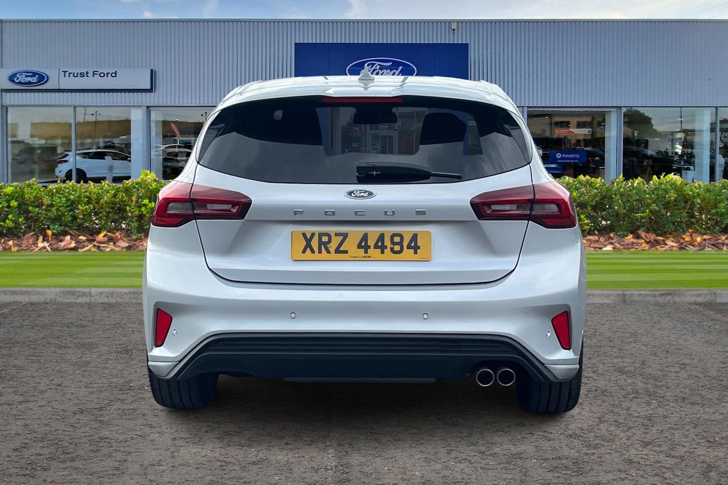 Ford Focus Photo 6