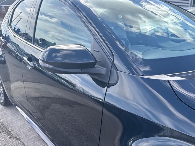 TOYOTA Yaris Photo 20