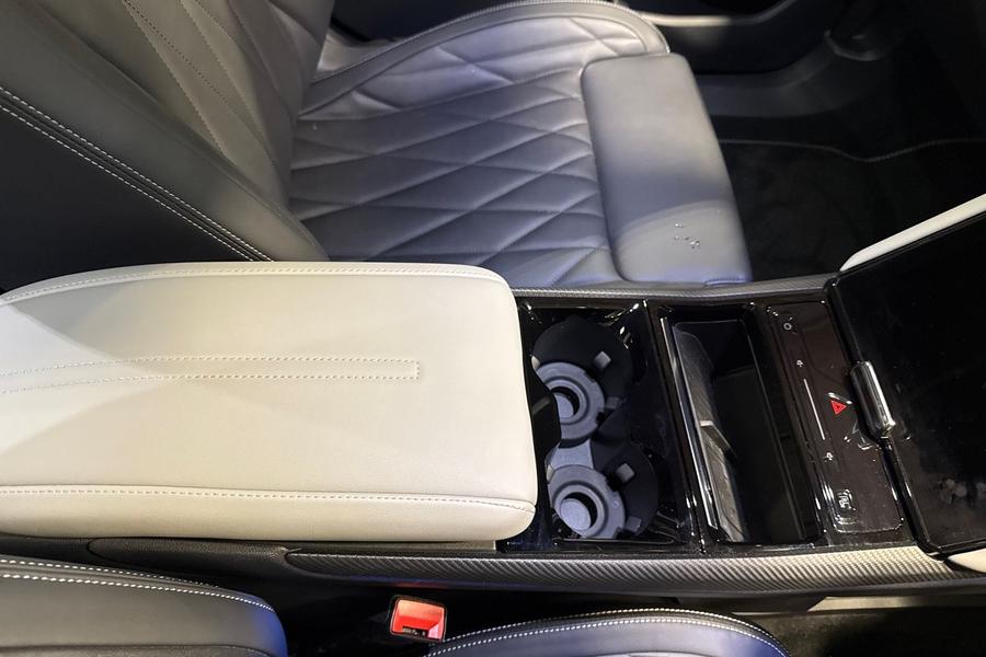 Ford Explorer Photo autoimg-24b19c6c4ae1f44a0f748aa0b33a3bd8b164f246.jpg