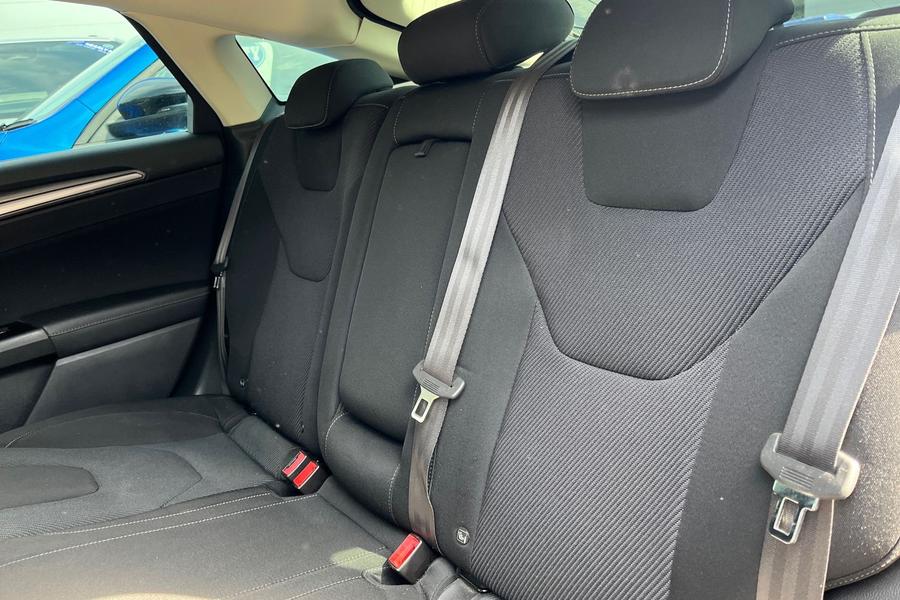 Ford MONDEO Photo autoimg-24b1fa56d20335d5f0111e8867edd6326166423a.jpg