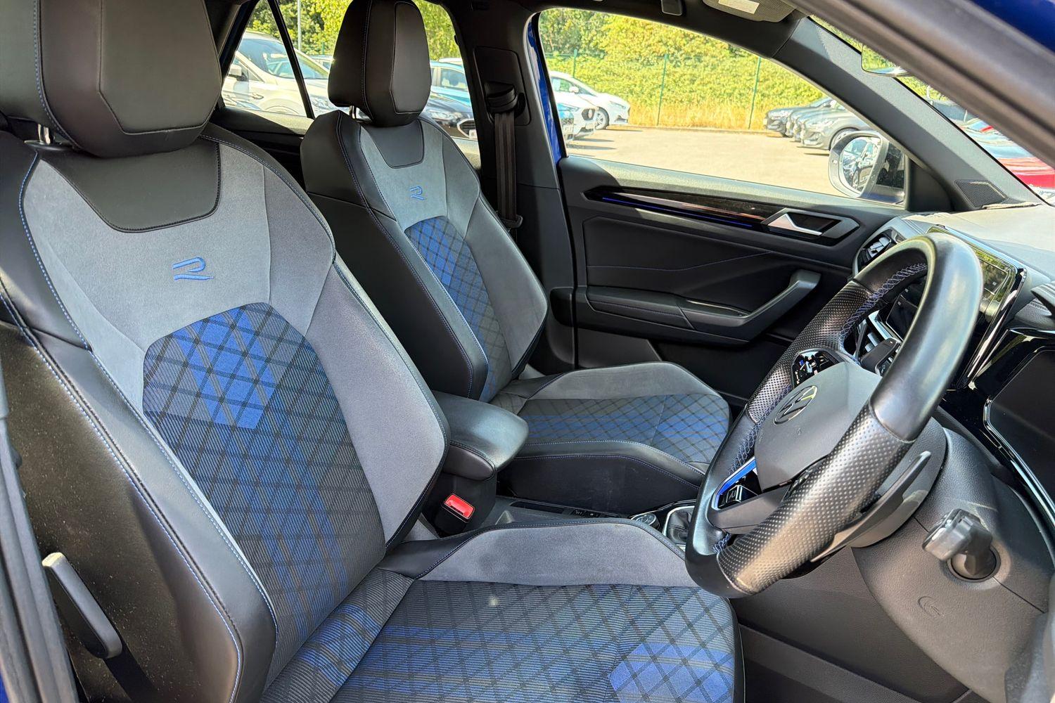 Volkswagen T-ROC Photo 16
