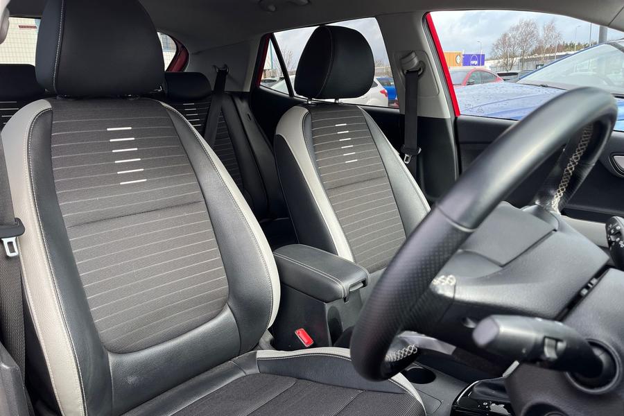Kia STONIC Photo autoimg-24b2234b18666de369b7cc44921aaf88643c3126.jpg