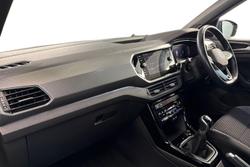 Volkswagen T-Cross Photo 2