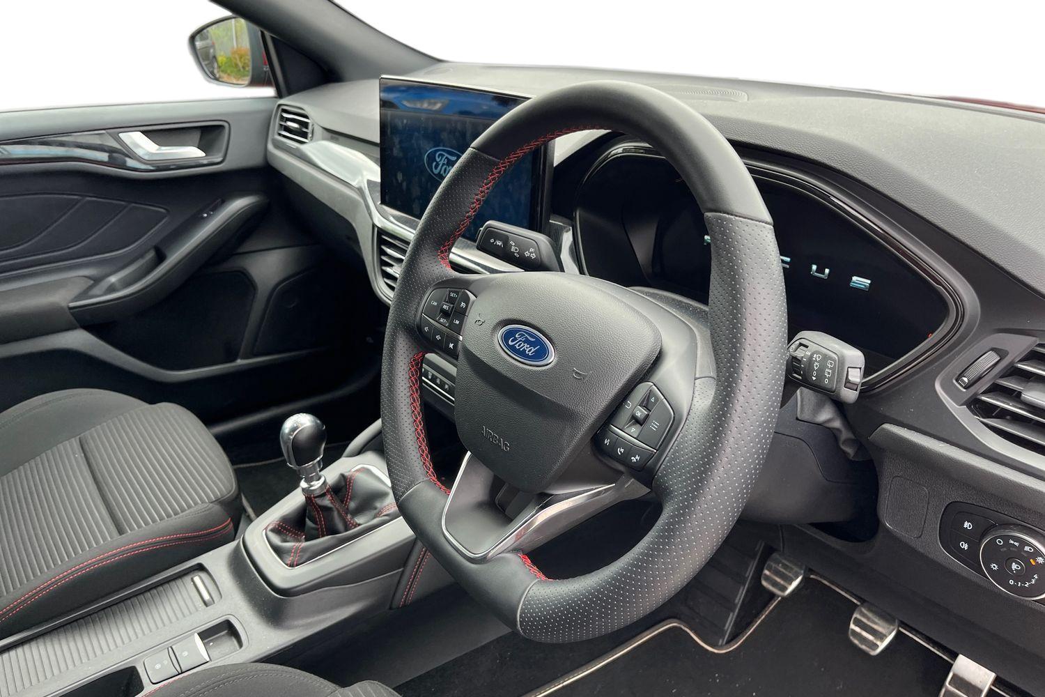 Ford Focus Photo 8