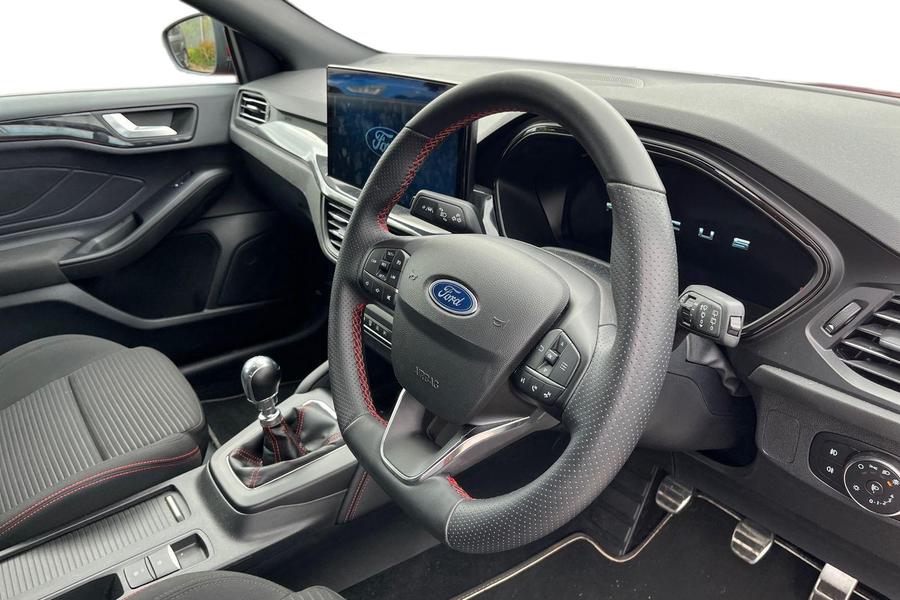 Ford Focus Photo autoimg-24badfc3cc869895ee71b7143c3819042c10137b.jpg