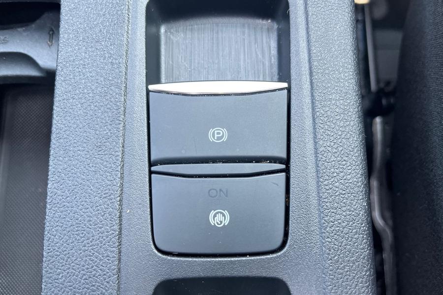 Ford Kuga Photo autoimg-24bb55ebe65bcc1de6b736da8824490ab1b27d4f.jpg