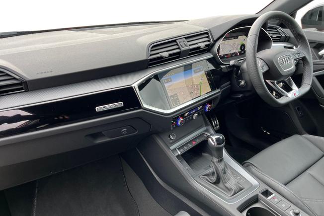 AUDI Q3 Photo 2