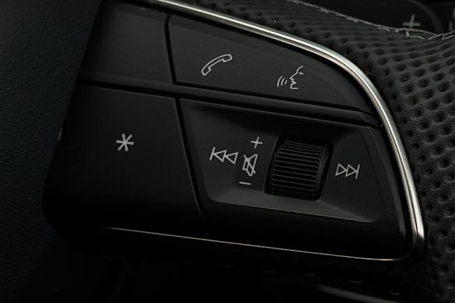 AUDI Q7 Photo 17