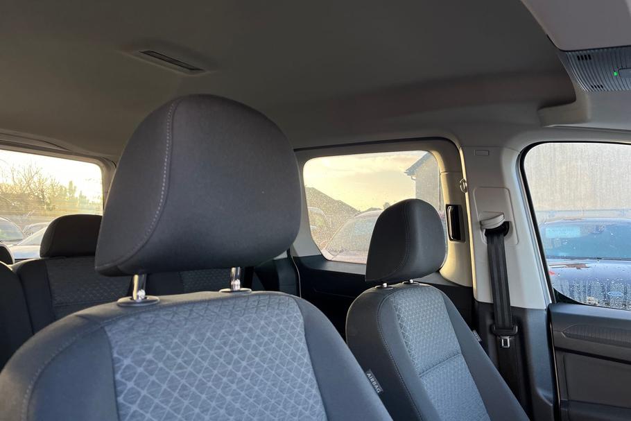 Used Ford TOURNEO CONNECT YGZ7612 17