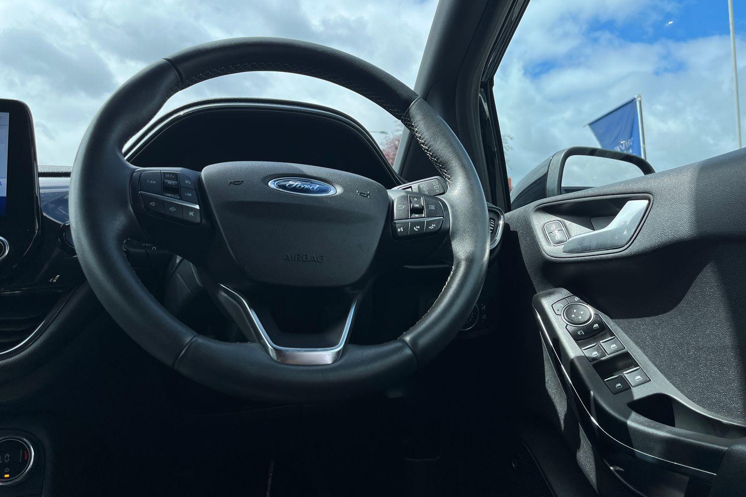 Ford Fiesta Photo 11