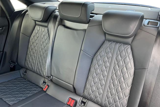 AUDI S3 Photo 9