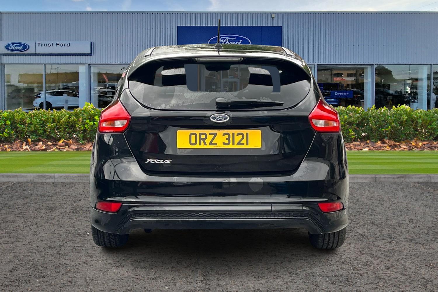 Ford FOCUS Photo 6