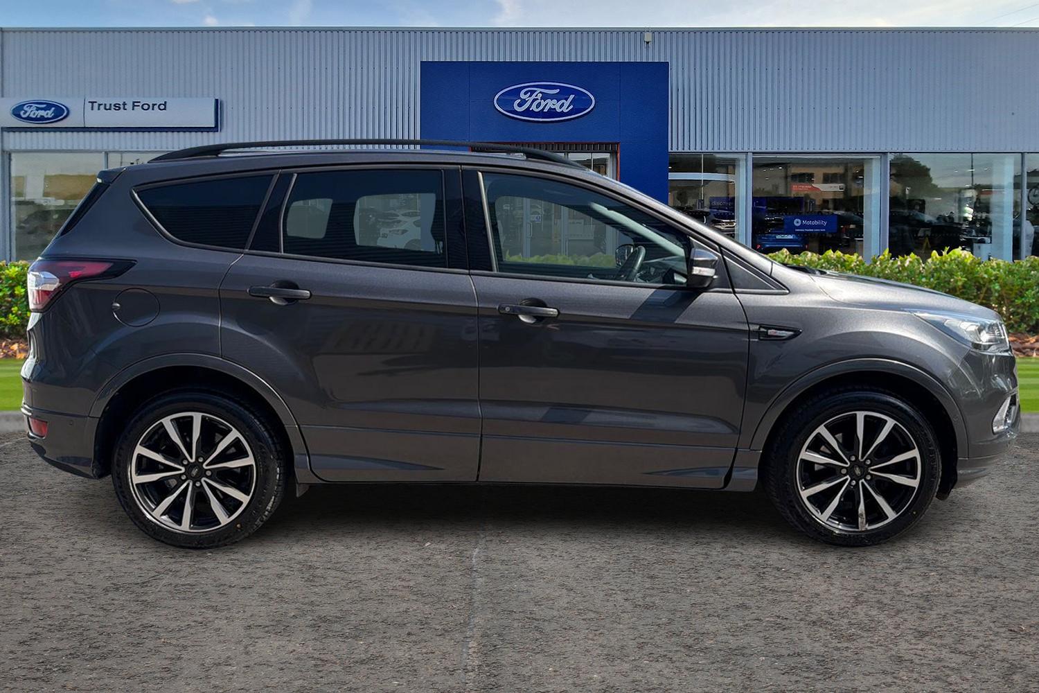 Ford KUGA Photo 2