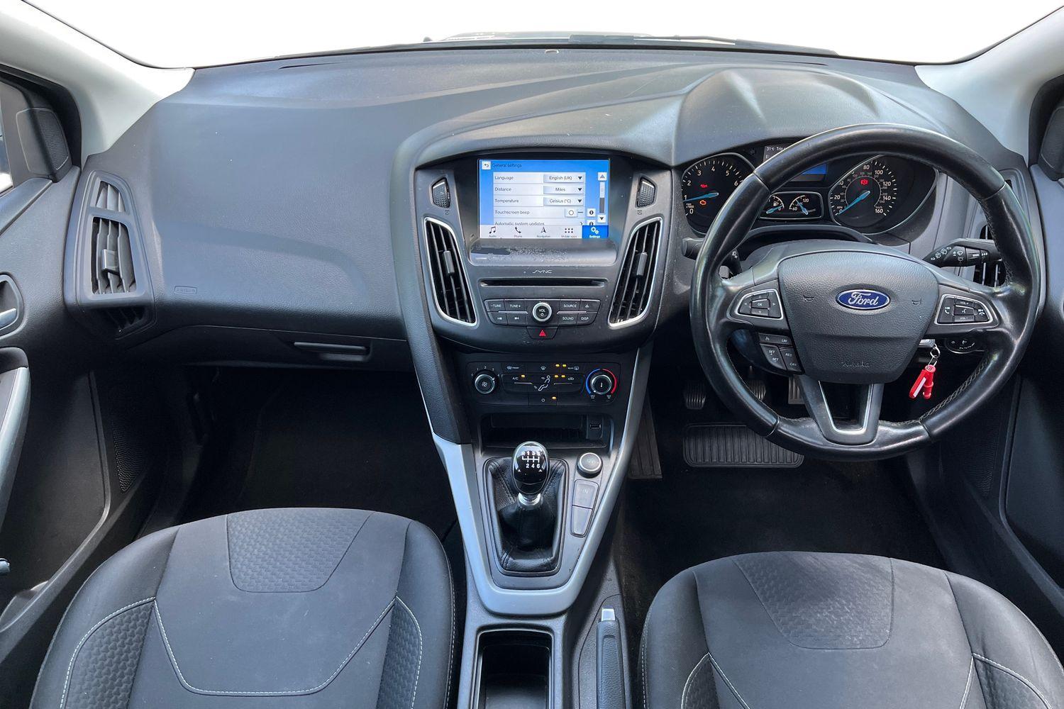 Ford FOCUS Photo 9