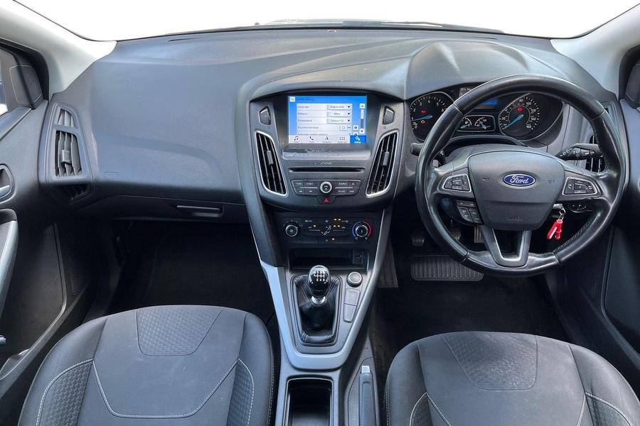 Ford FOCUS Photo autoimg-24d99af42e27bb0af45c54ed35b7391d8343d8c5.jpg
