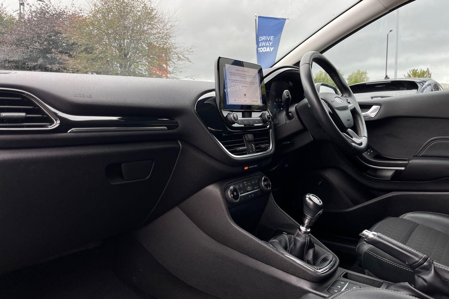 Ford Fiesta Photo 17